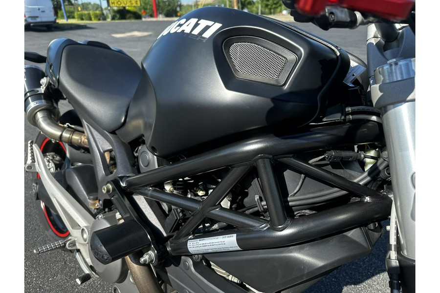 2014 Ducati Monster 696