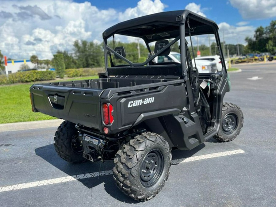 2024 Can-Am Defender HD9