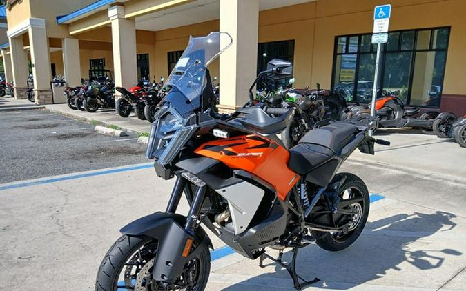 2027 KTM Super Adventure 1390 S EVO