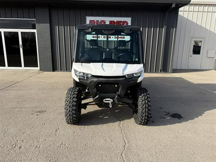 2022 Can-Am Defender 6x6 DPS HD10