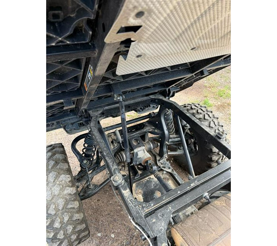 2022 Can-Am Defender 6x6 DPS HD10