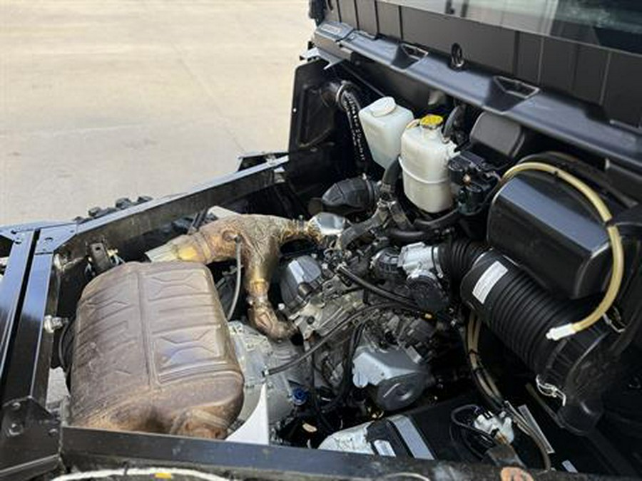 2022 Can-Am Defender 6x6 DPS HD10