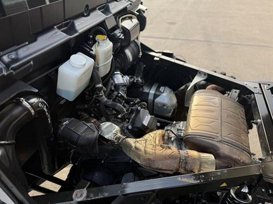 2022 Can-Am Defender 6x6 DPS HD10