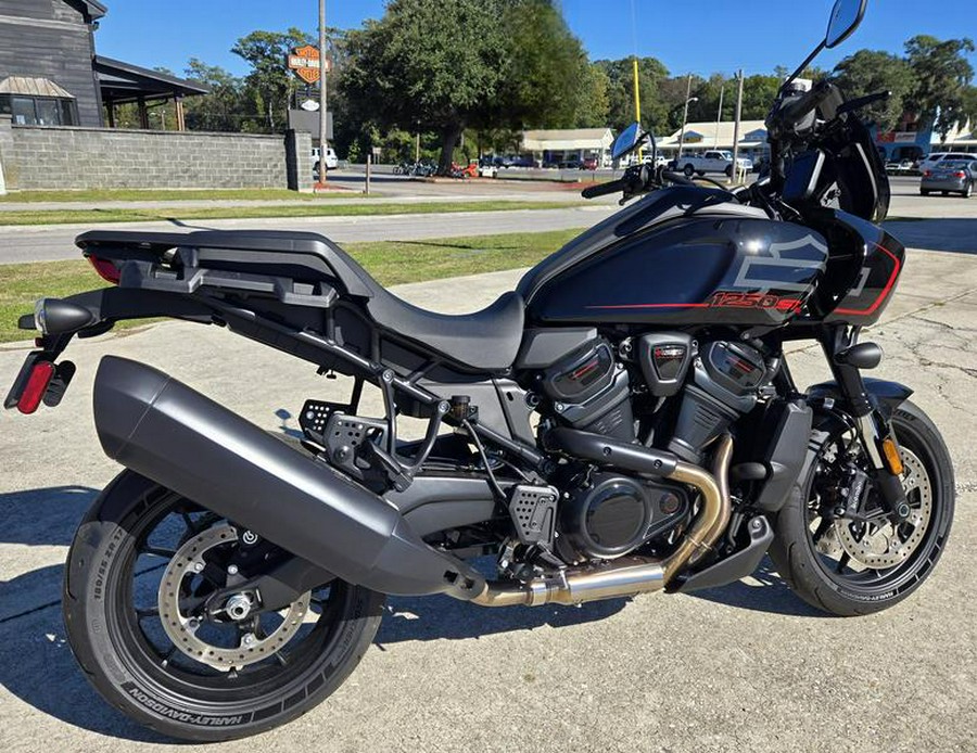 2025 Harley-Davidson® RA1250ST - Pan America® 1250 ST