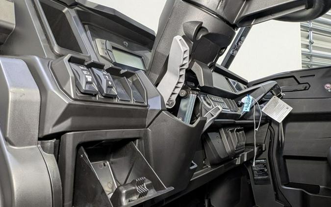 2026 Can-Am Defender MAX X Mr HD11 With Half-Doors