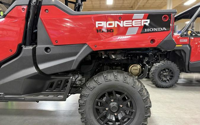 2025 Honda Pioneer 1000-6 Deluxe Crew
