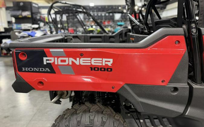 2025 Honda Pioneer 1000-6 Deluxe Crew