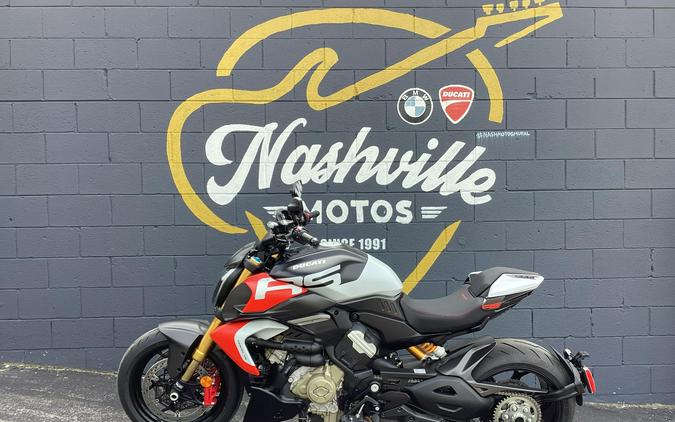 2027 Ducati DIAVEL V4 RS