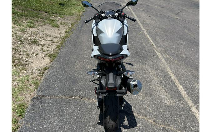 2025 Kawasaki Ninja® 500