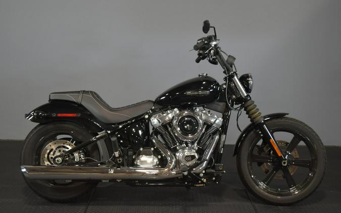 2025 Harley-Davidson Street Bob Vivid Black w/Cast Wheels
