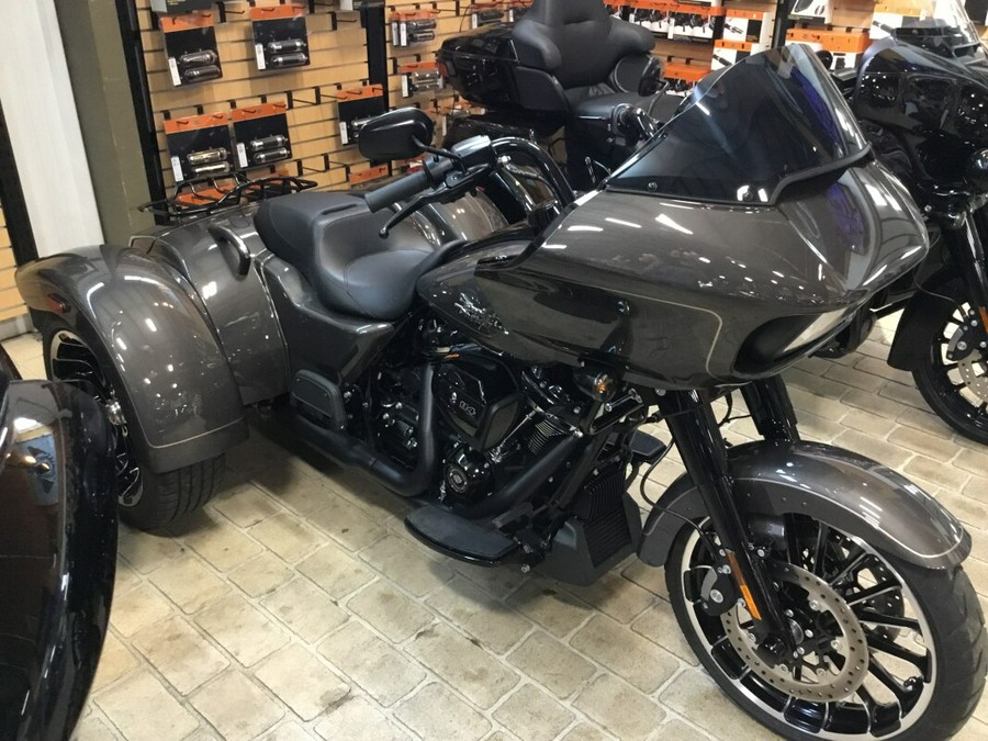 2023 Harley-Davidson® Road Glide® 3 Gray Haze