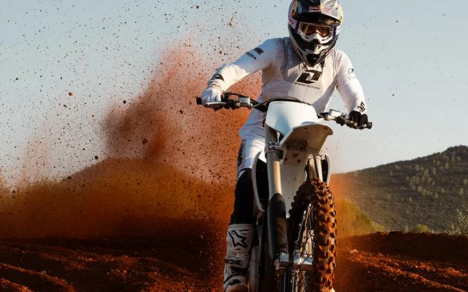 2025 Stark Future MX 1.2 80HP Stark Red - S012546