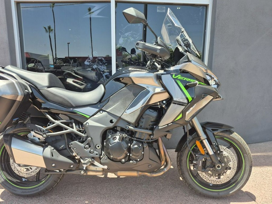 2025 Kawasaki Versys® 1100 SE LT ABS