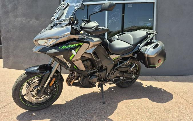 2025 Kawasaki Versys® 1100 SE LT ABS