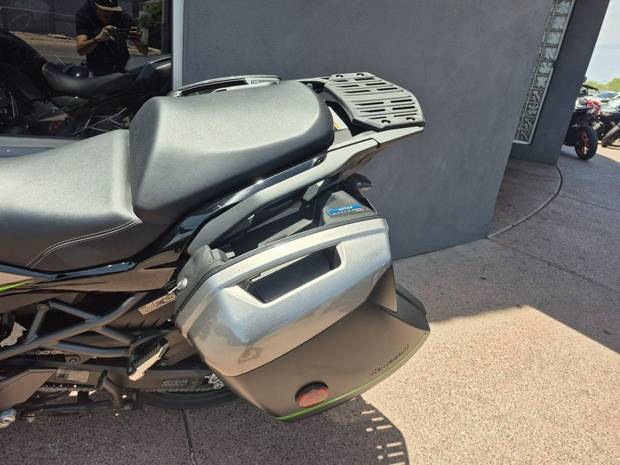 2025 Kawasaki Versys® 1100 SE LT ABS