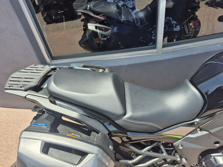 2025 Kawasaki Versys® 1100 SE LT ABS