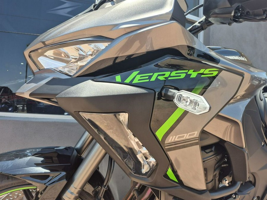 2025 Kawasaki Versys® 1100 SE LT ABS