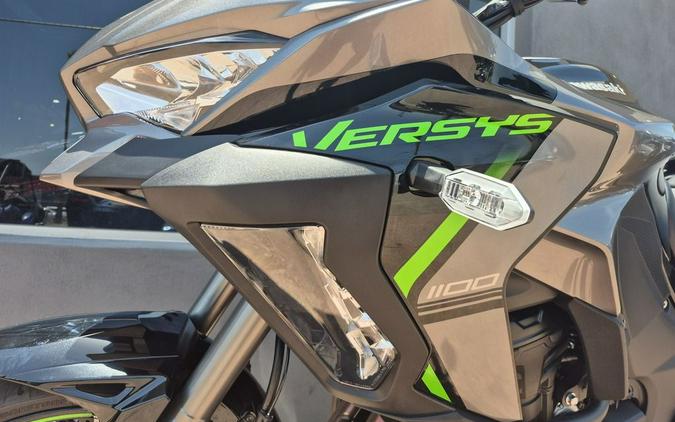 2025 Kawasaki Versys® 1100 SE LT ABS