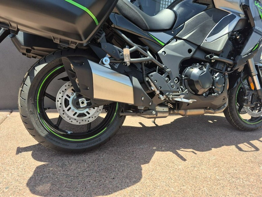 2025 Kawasaki Versys® 1100 SE LT ABS