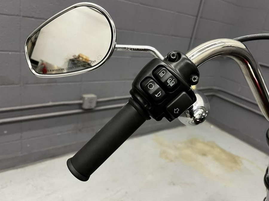 2017 Harley-Davidson® FXDB - Street Bob®