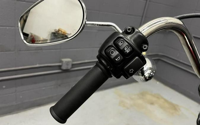 2017 Harley-Davidson® FXDB - Street Bob®