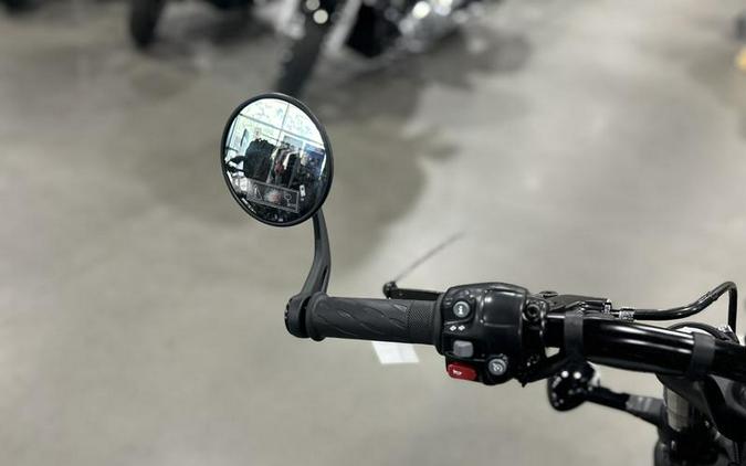 2026 Triumph Bonneville Bobber Jet black