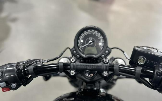 2026 Triumph Bonneville Bobber Jet black