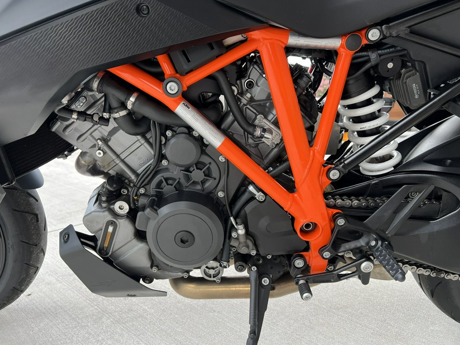 2023 KTM 1290 Super Duke GT