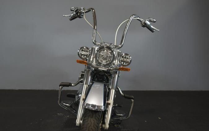 2019 Harley-Davidson Deluxe Midnight Blue/Barracuda Silver