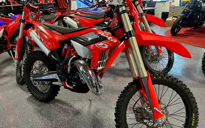 2023 Beta 125 RR First Look [7 Fast Facts For Enduro Racing]