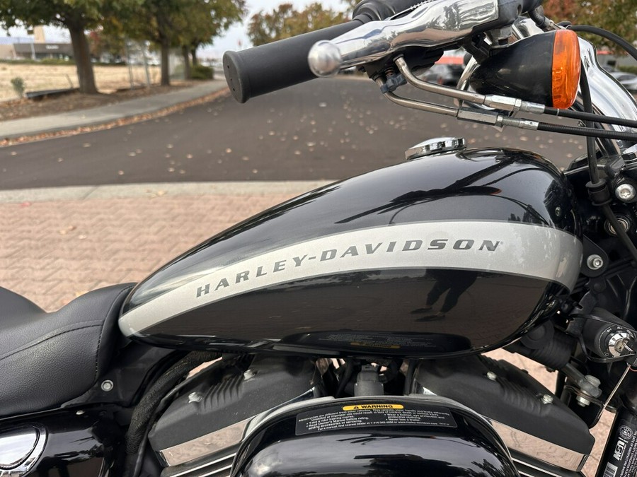 XL1200C 2018 1200 Custom