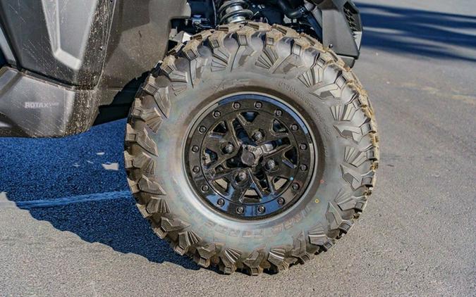 2026 Can-Am Maverick X3 MAX X ds Turbo RR Triple Black_4.5 in