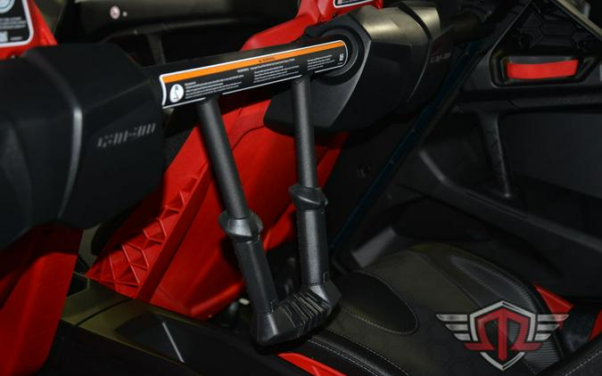 2025 Can-Am Maverick R MAX X rs With SMART-SHOX