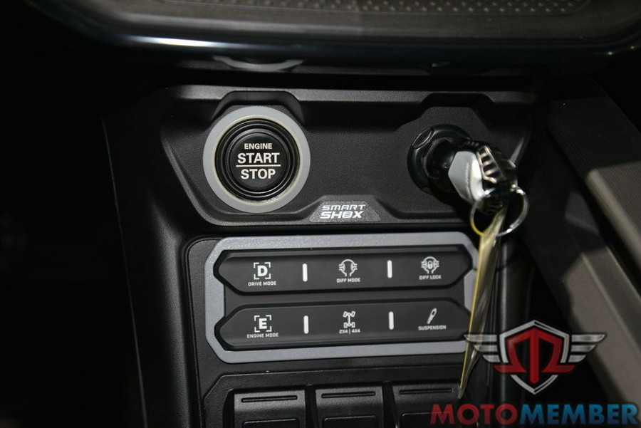 2025 Can-Am Maverick R MAX X rs With SMART-SHOX