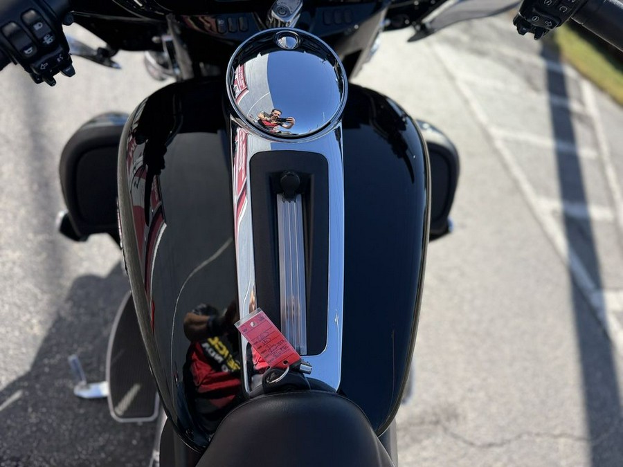 2015 Harley-Davidson® Ultra Limited FLHTK - 03995C