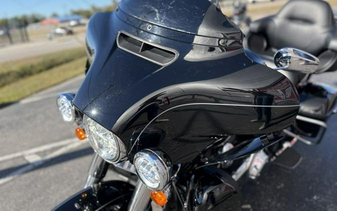 2015 Harley-Davidson® Ultra Limited FLHTK - 03995C