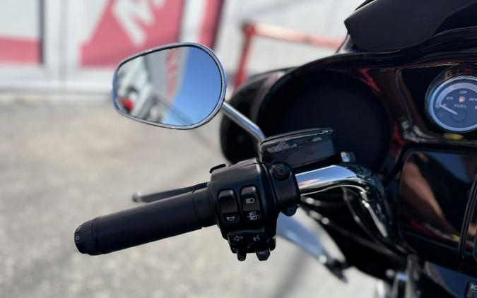 2015 Harley-Davidson® Ultra Limited FLHTK - 03995C