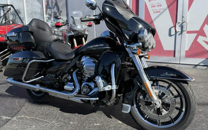 2015 Harley-Davidson® Ultra Limited FLHTK - 03995C