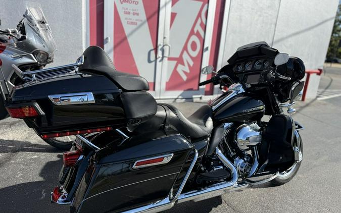 2015 Harley-Davidson® Ultra Limited FLHTK - 03995C
