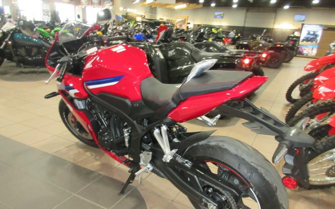 2026 HONDA CBR650R E-CLUTCH