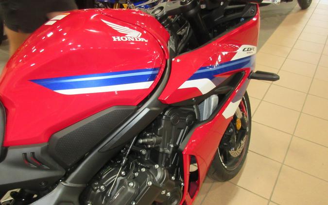 2026 HONDA CBR650R E-CLUTCH