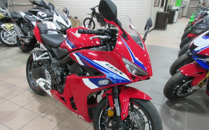 2026 HONDA CBR650R E-CLUTCH