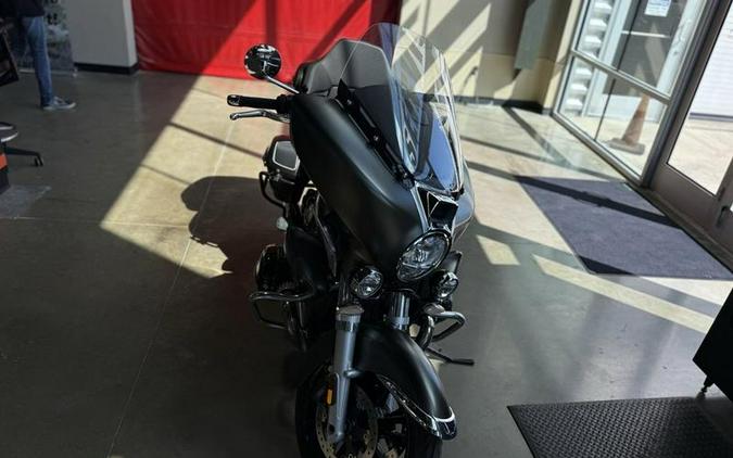 2023 BMW R 18 Transcontinental Manhattan Metallic Matte