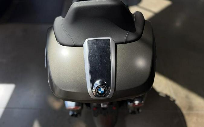 2023 BMW R 18 Transcontinental Manhattan Metallic Matte