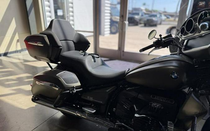 2023 BMW R 18 Transcontinental Manhattan Metallic Matte