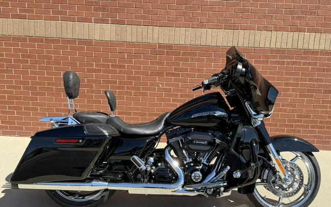 2015 Harley-Davidson® CVO™ Street Glide® Carbon Crystal with Phantom Flames