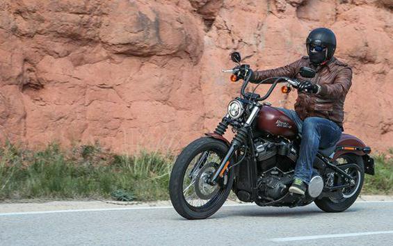 2016 HARLEY-DAVIDSON FXDB - F329121