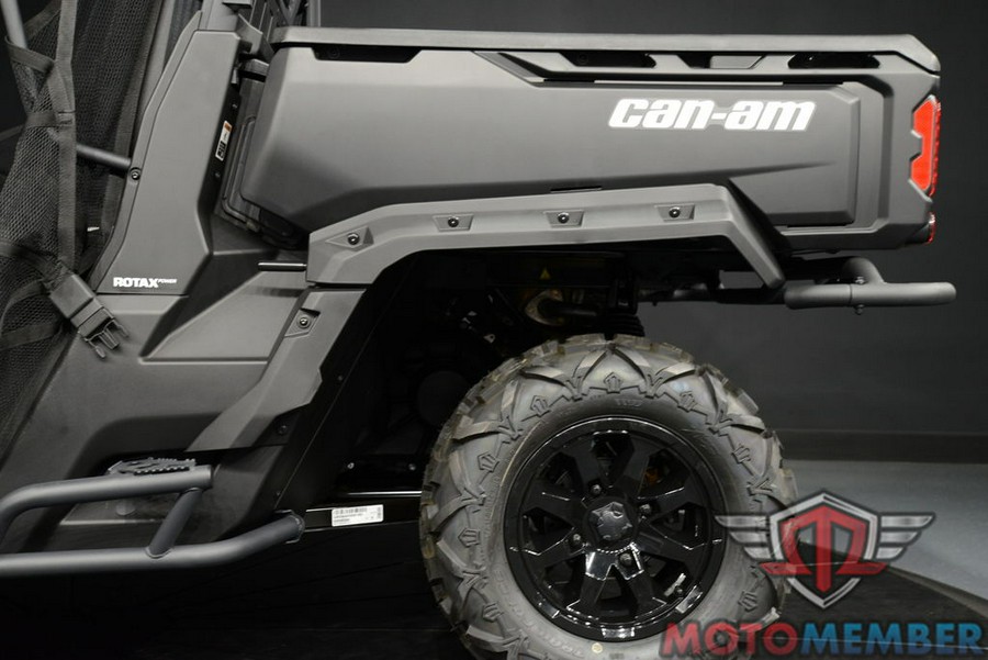 2025 Can-Am Defender DPS HD7