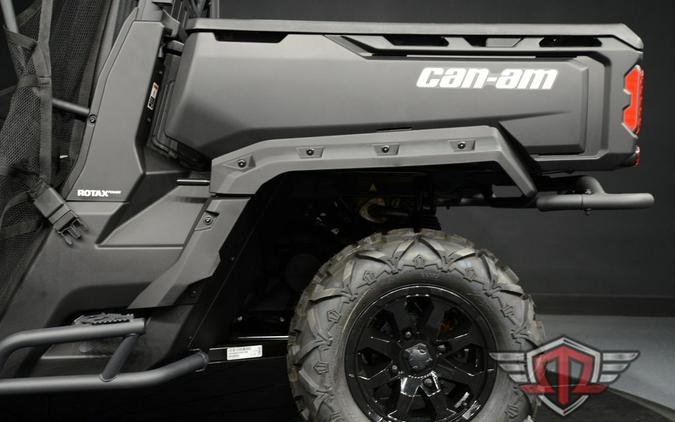 2025 Can-Am Defender DPS HD7