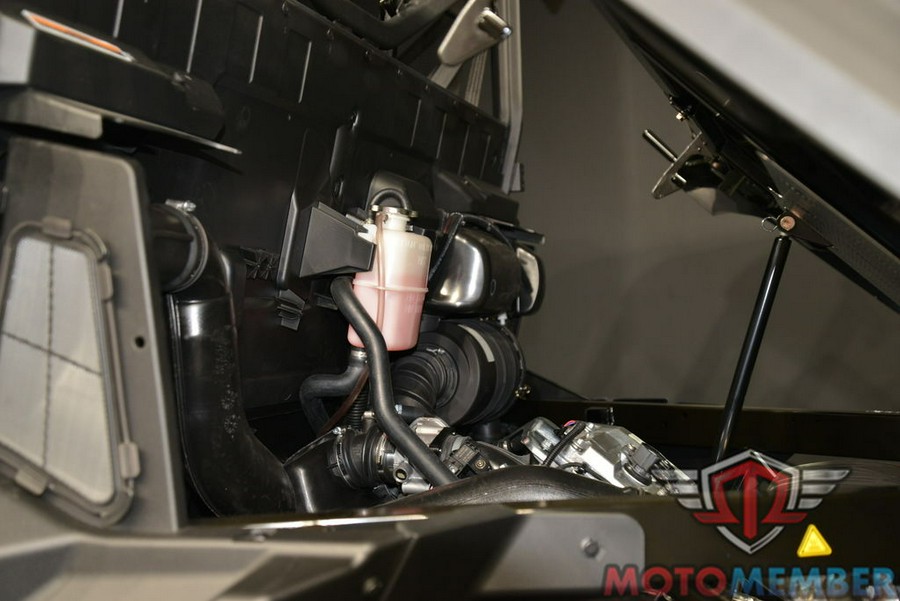 2025 Can-Am Defender DPS HD7